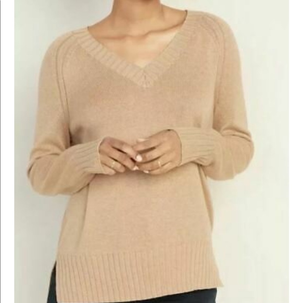 4/$25 OLD NAVY Tan V Neck Lightweight Split Hem Sweater